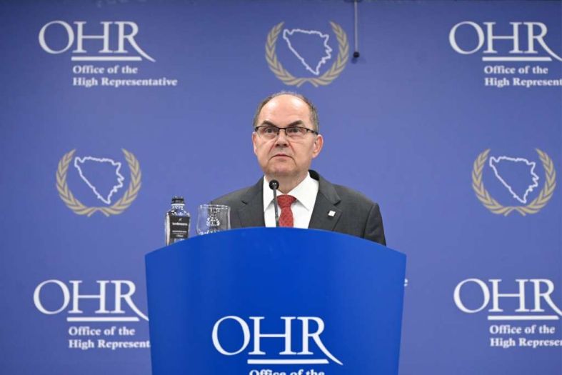 Schmidt: Pitanje državne imovine prepustio bih domaćim političarima