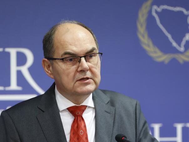 Schmidt: Razgovarao sam sa Vučićem, Dodik ne odlučuje...