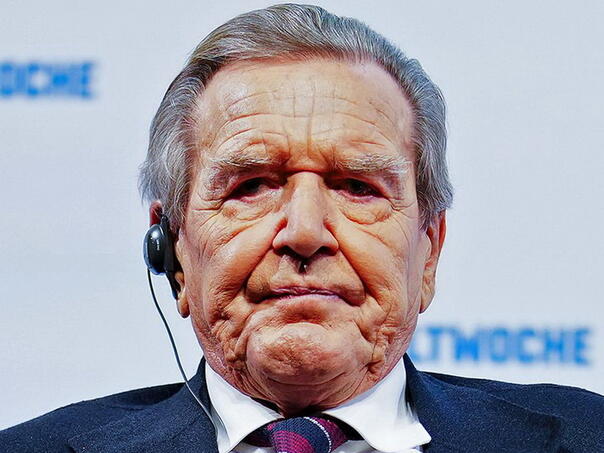 Bivši njemački kancelar Schröder hospitaliziran zbog "teškog izgaranja"