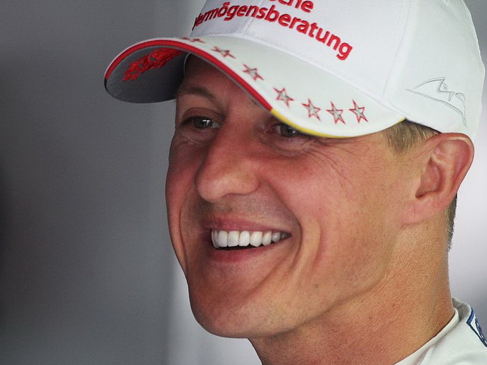 Schumacher je nedavno potpisao kacigu, to je pozitivno, gotovo znak života