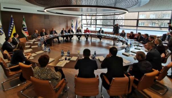 SDA odgovorila Vučiću:  Ako želi dobre odnose neka izruči Kosorića i Jankovića