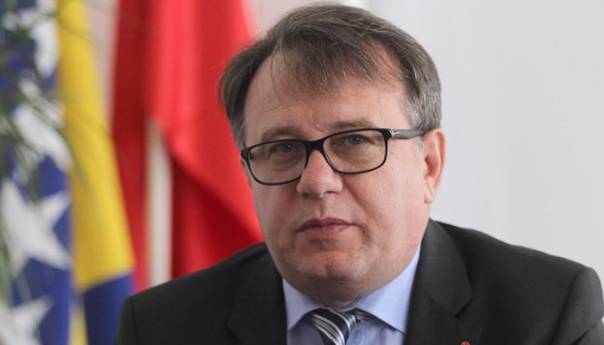 SDP: SDA na mala vrata pokušava ukinuti zakonodavnu vlast