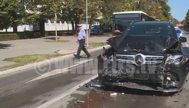Sedam osoba povrijeđeno u sudaru automobila i autobusa u Banjaluci