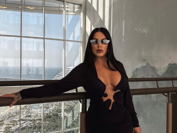 Seka Aleksić ismijala gaf Ane Brnabić: Podigni lač svoj manđele