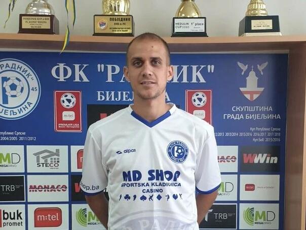 Semberski fudbaler pretukao partnerku u centru Bijeljine, završio u pritvoru