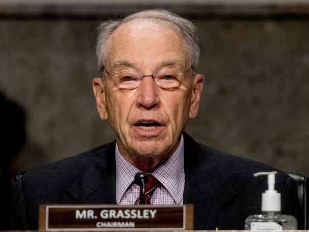 Senator Grassley: "SAD pomno prati Dodikove poteze"