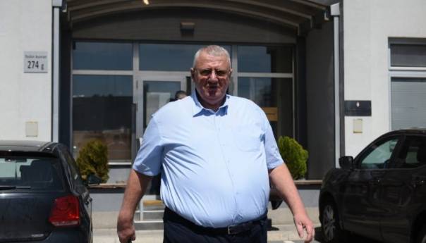Šešelj u Beogradu odbio da ga sasluša haški tužilac