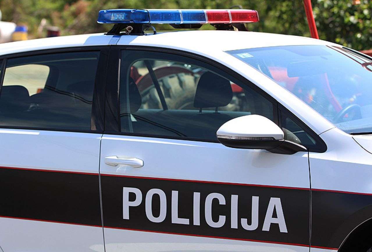 Šest osoba povrijeđeno u saobraćajnoj nesreći u Tuzli