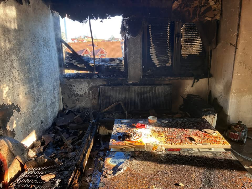 Šest osoba primljeno u UKC Tuzla nakon požara u Kalesiji