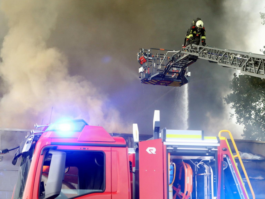 U požaru u Šibeniku osoba smrtno stradala