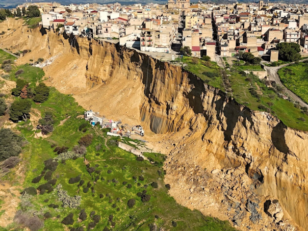 Sicilijanski grad visi na litici nakon odrona