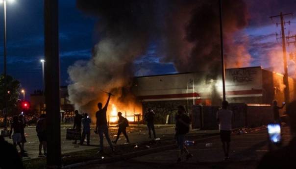 Siloviti protesti potresaju Minneapolis drugi dan zaredom
