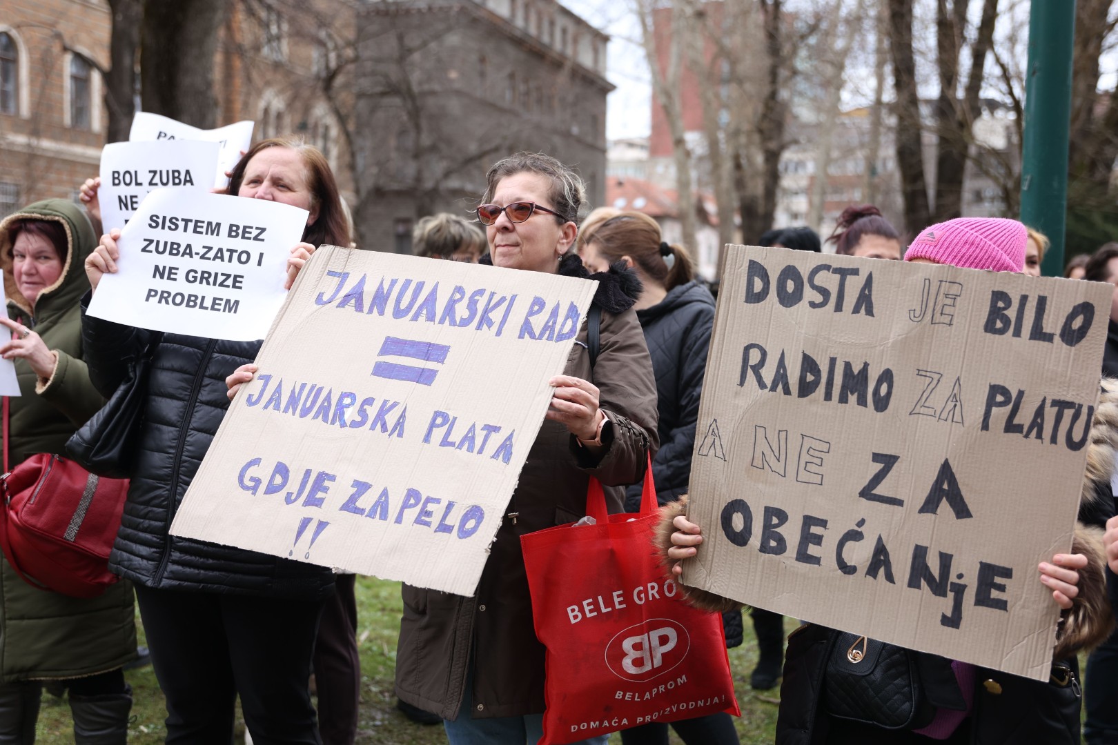 Sindikat radnika u zdravstvu traži isplatu plata: Gdje je zapelo?