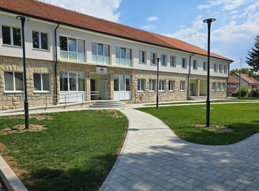 Sindikati zdravstvenih radnika u Kantonu 10 održali polusatni protest upozorenja