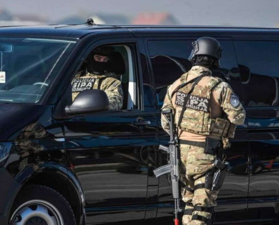 SIPA u Mostaru uhapsila tri osobe: Oduzeta droga, oružje, novac