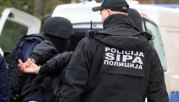 SIPA vrši pretrese na području Orašja i Brčkog, uhapšene tri osobe