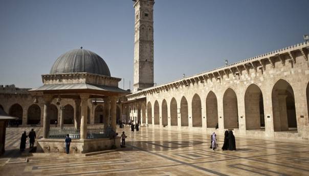 Sirijska vlada produžila zatvaranje džamija do 16. aprila kako bi suzbila virus