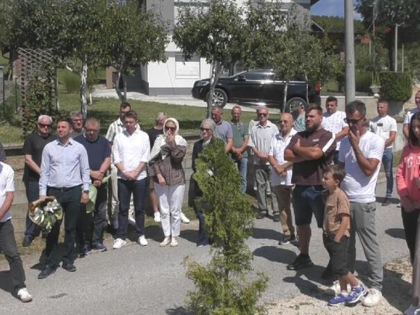 Sjećanje na 19 žrtava ugušenih u kamionu pod ceradom u Sanskom Mostu