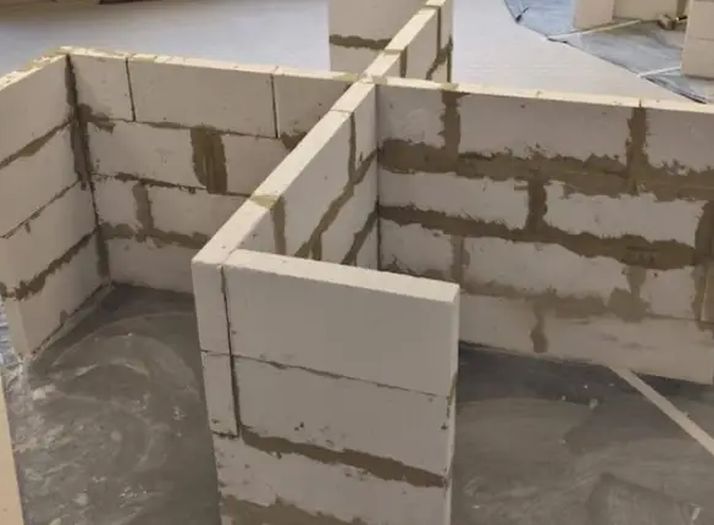 Skandal u Austriji: Profesor zadao učenicima da naprave svastiku