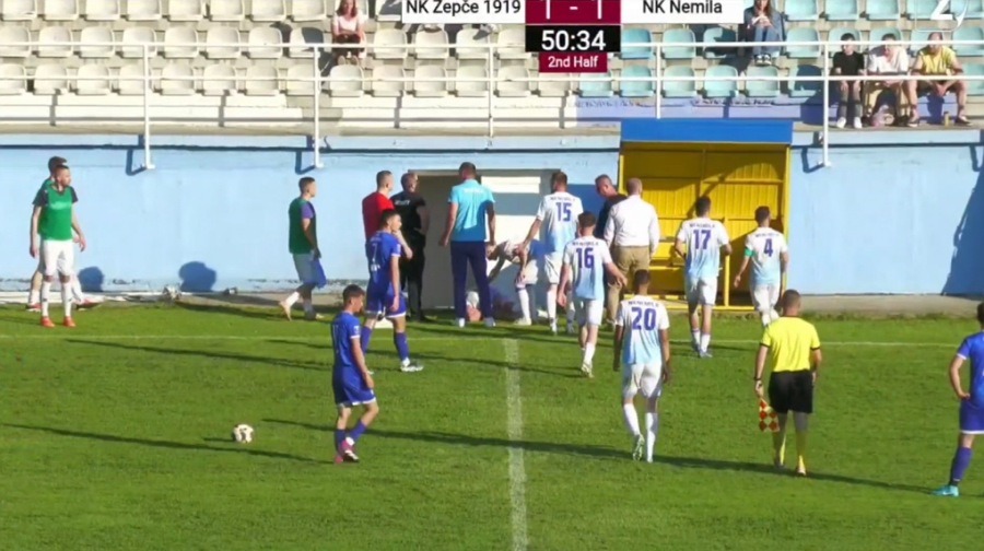 Skandal u Drugoj ligi FBiH: Navijač udario kapitena Nemile, utakmica prekinuta