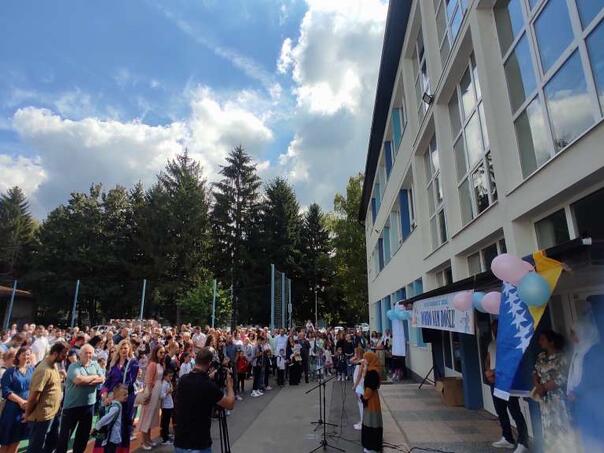Škola u Bihaću primila čak 115 prvačića u pet odjeljenja!