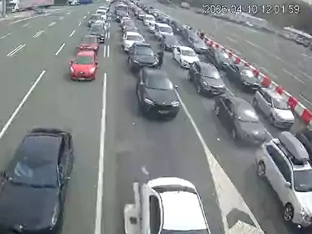 Skoro 300 djece iz Srbije čekalo deset sati na granici sa Hrvatskom