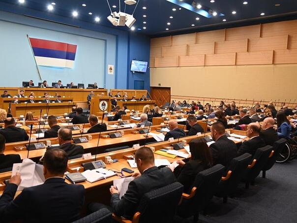 Skupština RS usvojila Nacrt ustava i Dodikov diktatorski zakon!