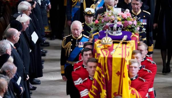 Slavne osobe koje su nas napustile 2022.