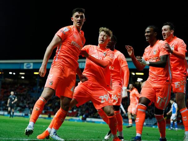 Slavni klub se nakon 25 godina vratio u englesku Premierligu