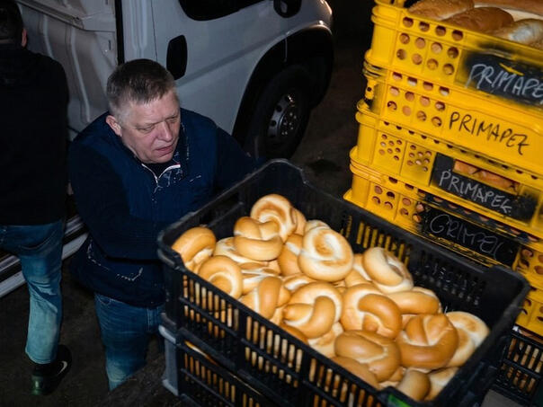 Slovački premijer odradio noćnu smjenu u pekari
