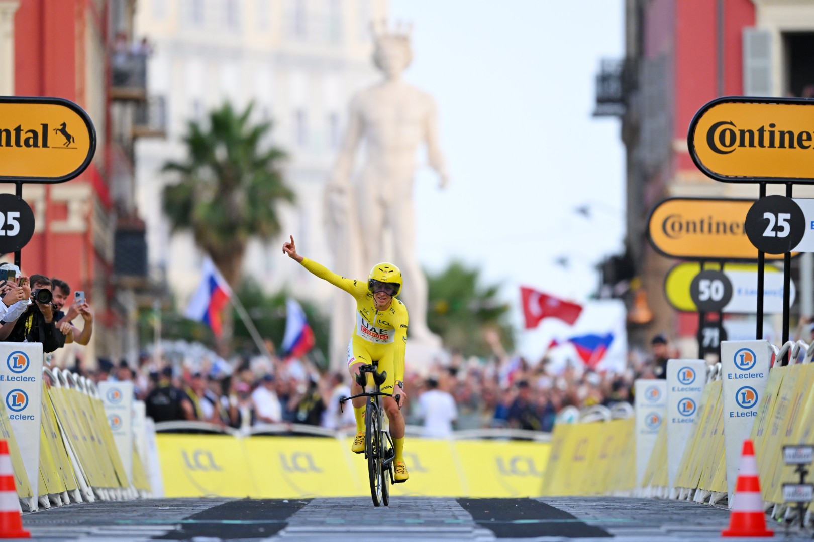 Slovenac Pogačar osvojio Tour de France