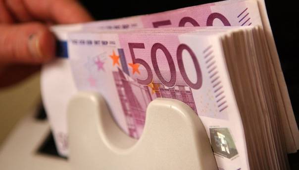 Slovenija odobrila paket vrijedan tri milijarde eura za pomoć privrednicima