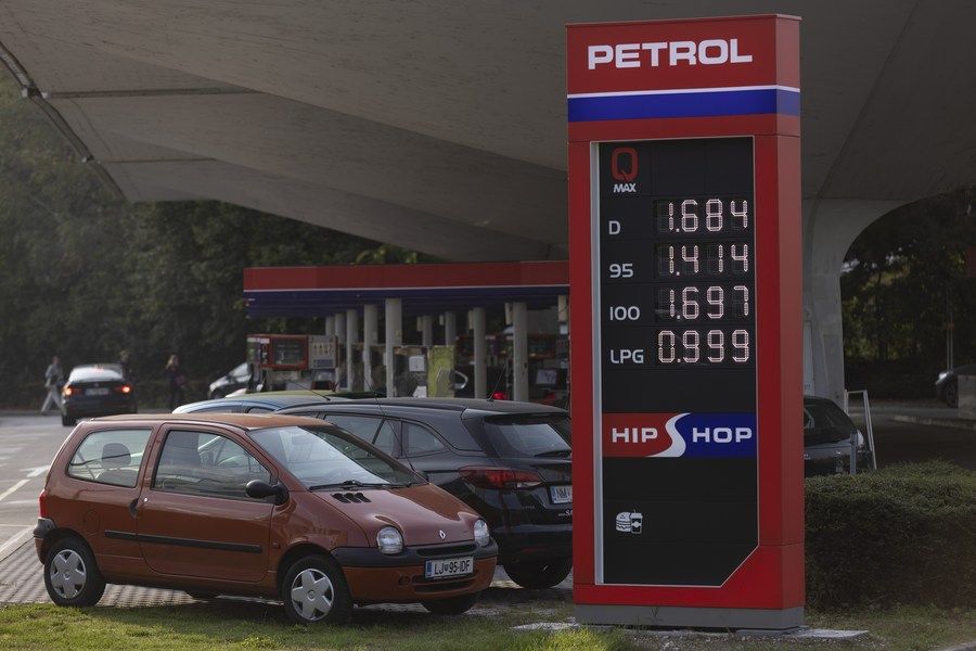 Slovenija ograničila sipanje goriva na 50 litara dnevno po osobi