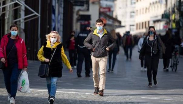 Slovenija popušta mjere: Odrasli stanovnici dobit će bon od 100 eura
