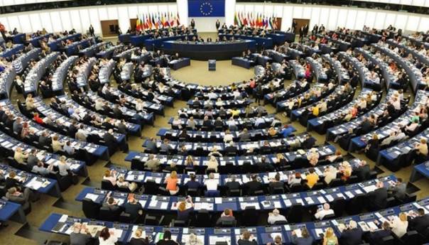 Službenici EP pozvani da ostanu u samoizolaciji zbog koronavirusa