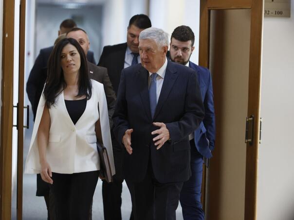 Smijenjen Nebojša Radmanović! SNSD: 'Doći će vam na naplatu'