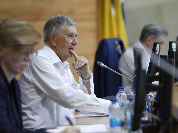 Smjene Radmanovića i Nešića uvrštene na dnevni red sjednice