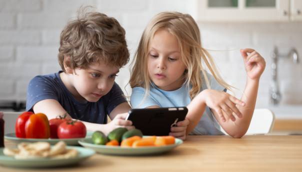 Smjernice za smanjenje ovisnosti mladih o ekranima