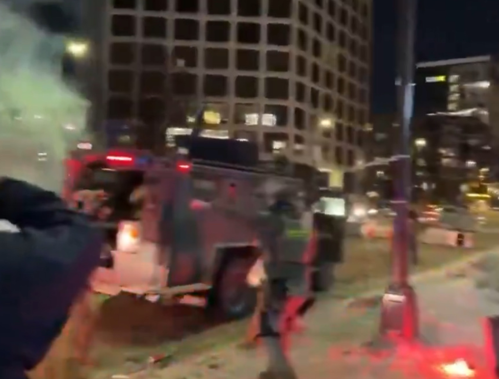 Smrt Alexa Prettija zapalila SAD: Suzavac, protesti i politički rat