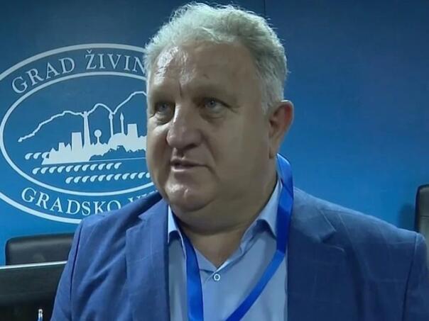 Snaha Naila Jusića s lažnom diplomom radila kao njegovateljica, sin kao psiholog