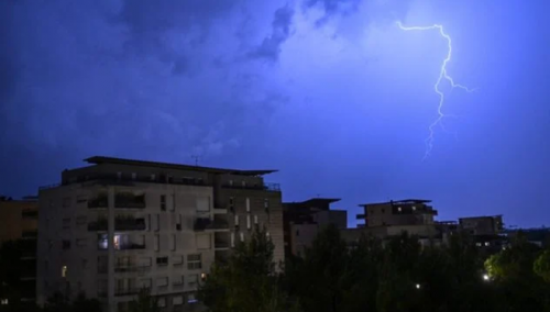 Snažne oluje na sjeveru Italije, dvoje ljudi poginulo