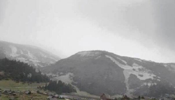 Snijeg pao na Prokoškom jezeru i bh. planinama