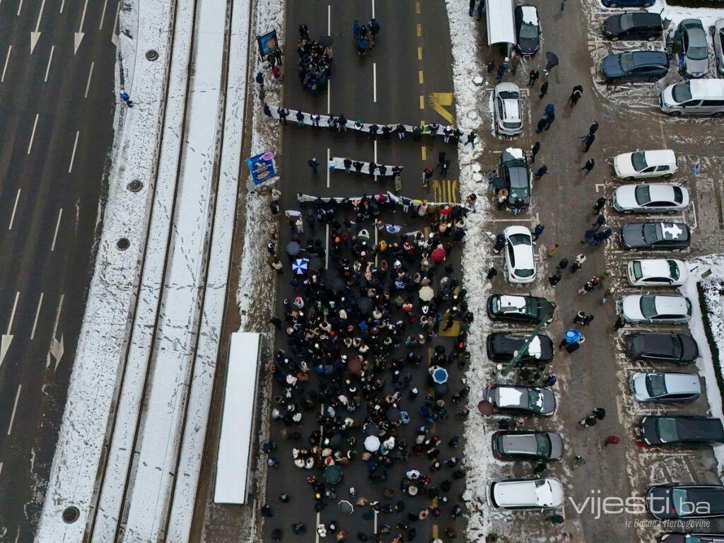 Fotografije iz drona: Znatno manji odziv građana na protestima