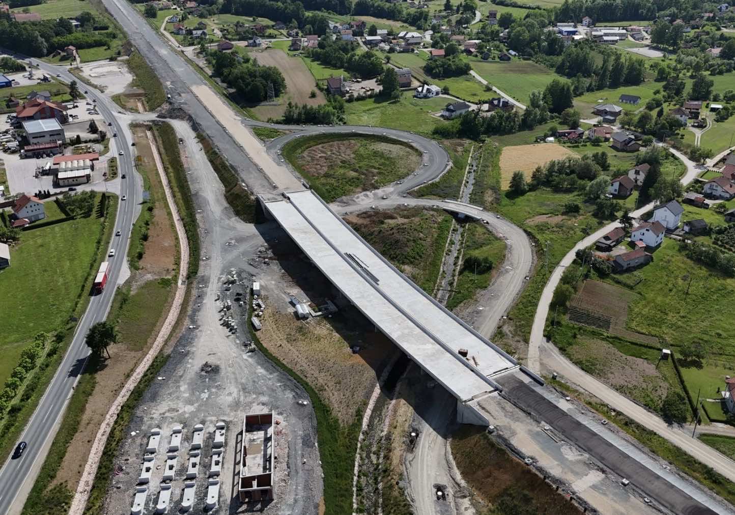Snimci iz zraka: Pusto gradilište na važnoj dionici Koridora 5c