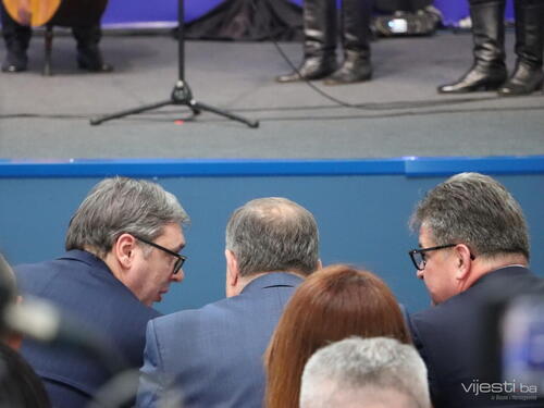 Snimljen razgovor Dodika i Vučića nakon incidenta s novinarkom: Vidi ti krave