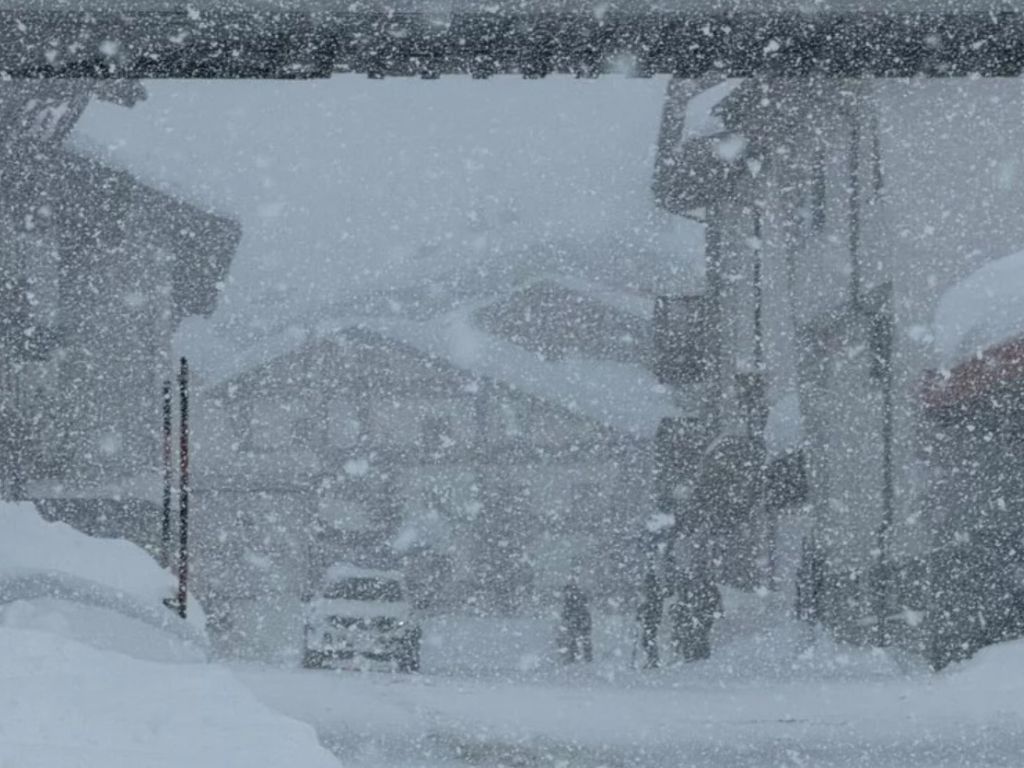 Snježna oluja paralizovala Austriju, stižu dramatični izvještaji