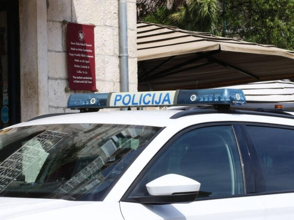 Šok u Dubrovniku: Pijana prevozila četvero djece i izazvala nesreću
