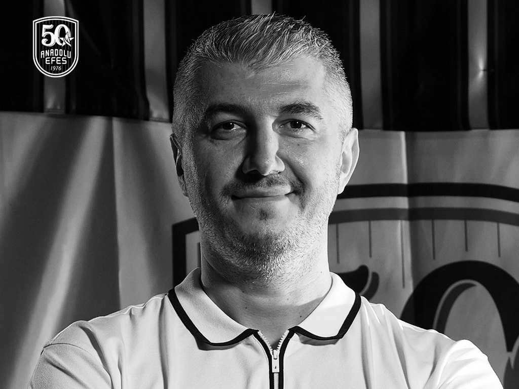 Šok u Turskoj: Preminuo trener Anadolu Efesa Serhat Güneş