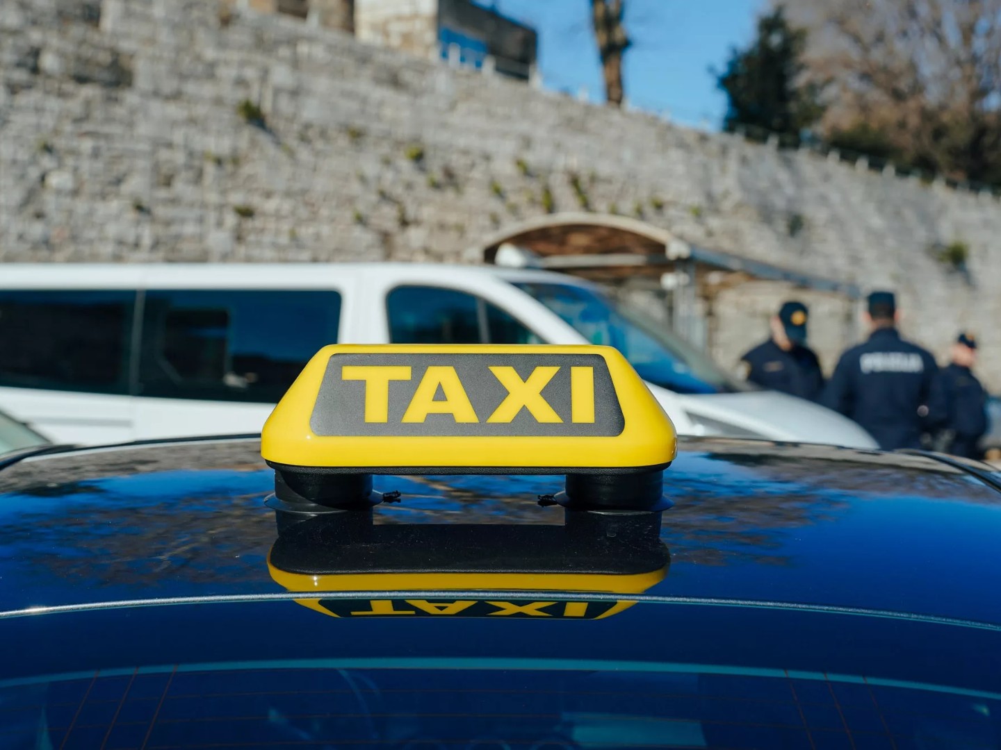 Šok u Zadru: Taksistkinja zaključala britanske turiste i tražila 500 eura za vožnju