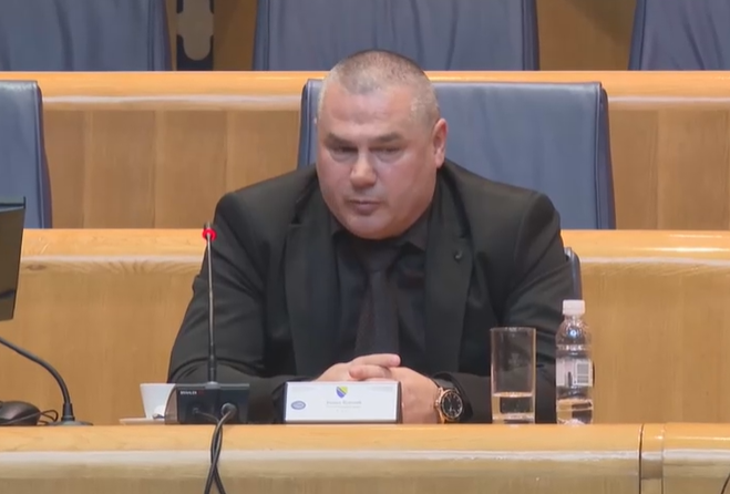 Šokantno svjedočenje radnika UiO: Kamioni robe prolaze bez kontrole!